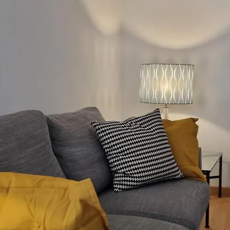 Apartman Joivy Contemporary 1-bed Near Duomo Di *