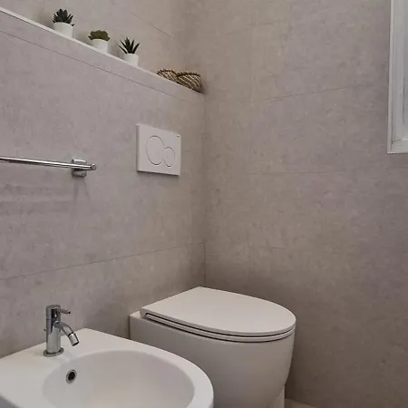 Joivy Contemporary 1-bed Near Duomo Di * ميلان